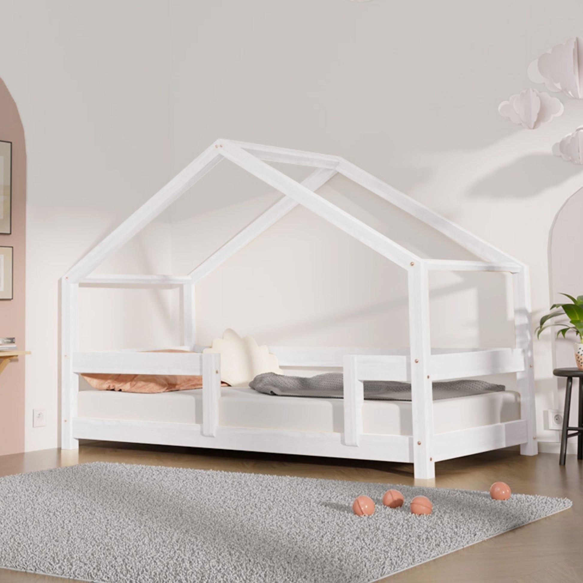 Wooden Children's House Bed LUCKY - White - MOBILIA VITA